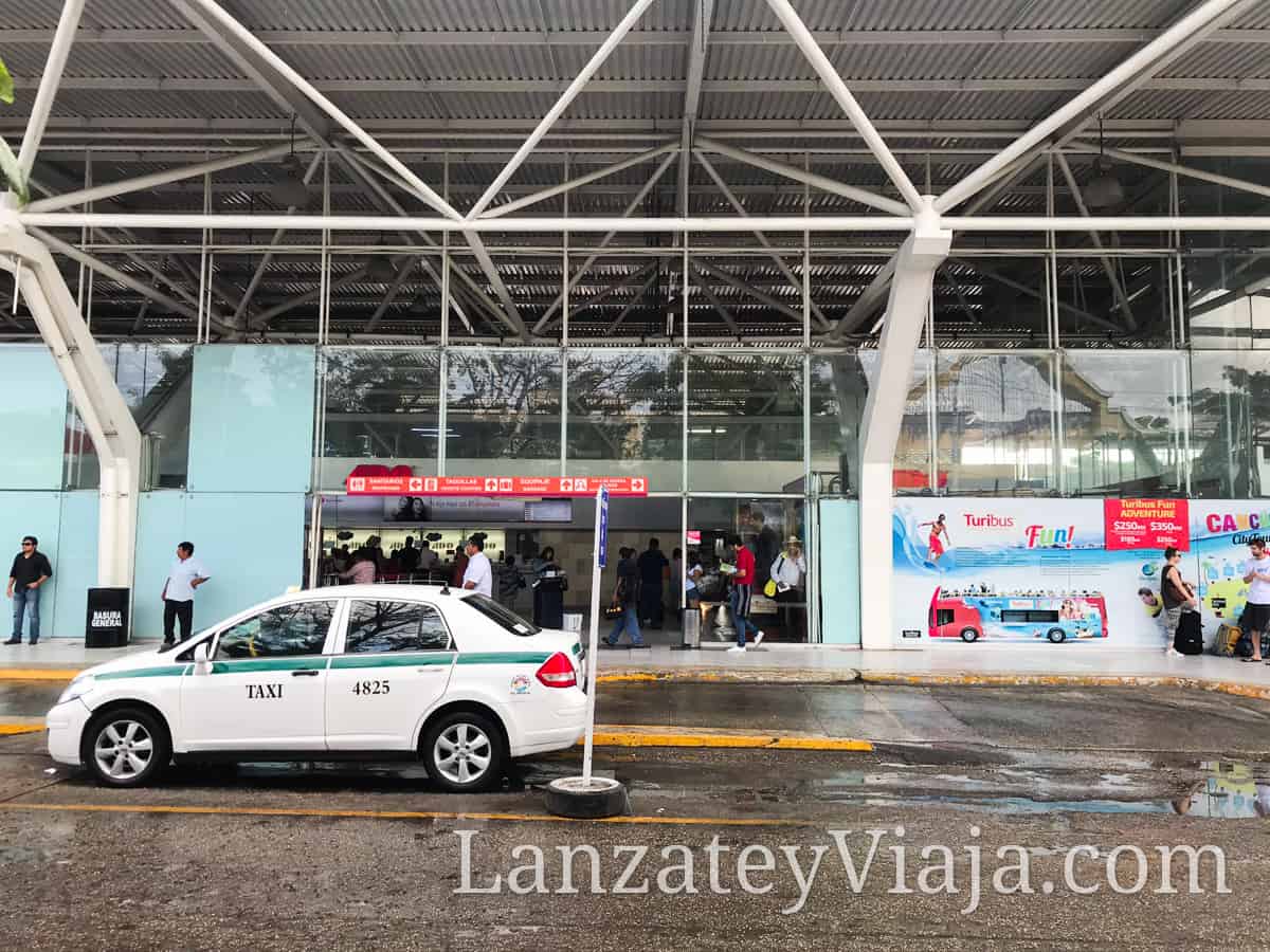 Taxis en el aeropuerto en Cancun