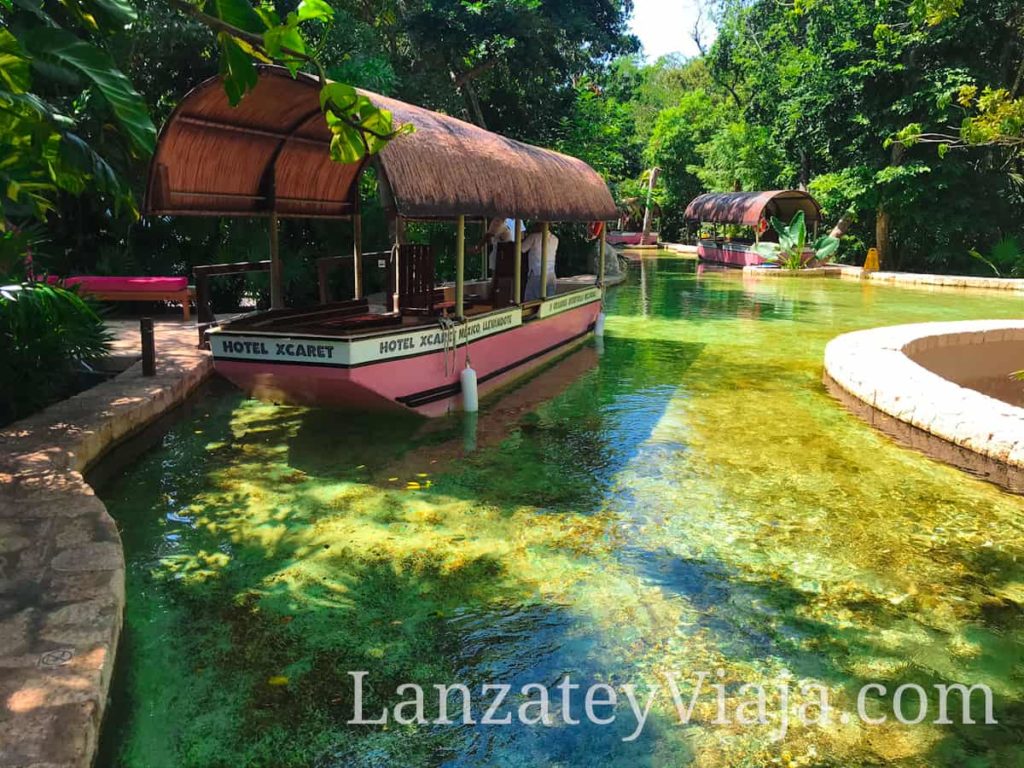 transporte acuatico entre parqus del hotel xcaret en riviera maya