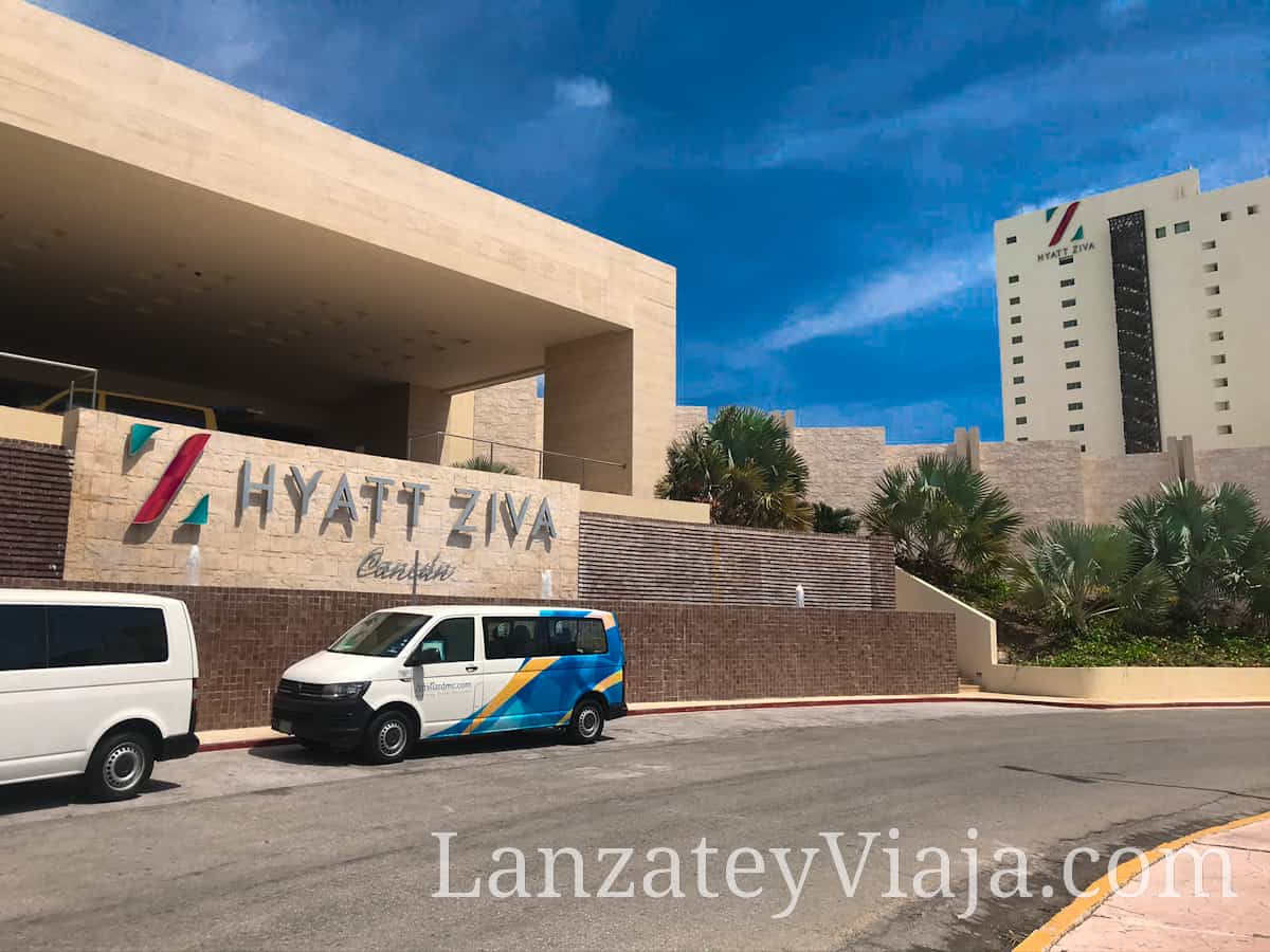 Fachada externa del Hotel Hyatt Ziva en Cancun