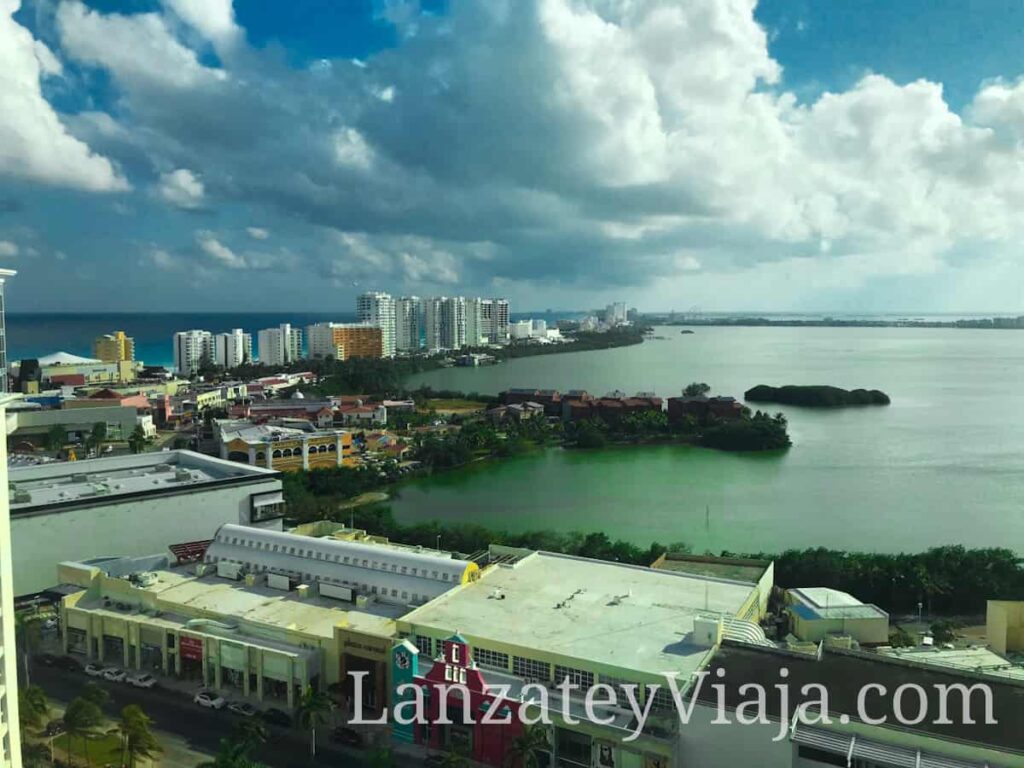 Vista de la laguna Nichupte en Cancun