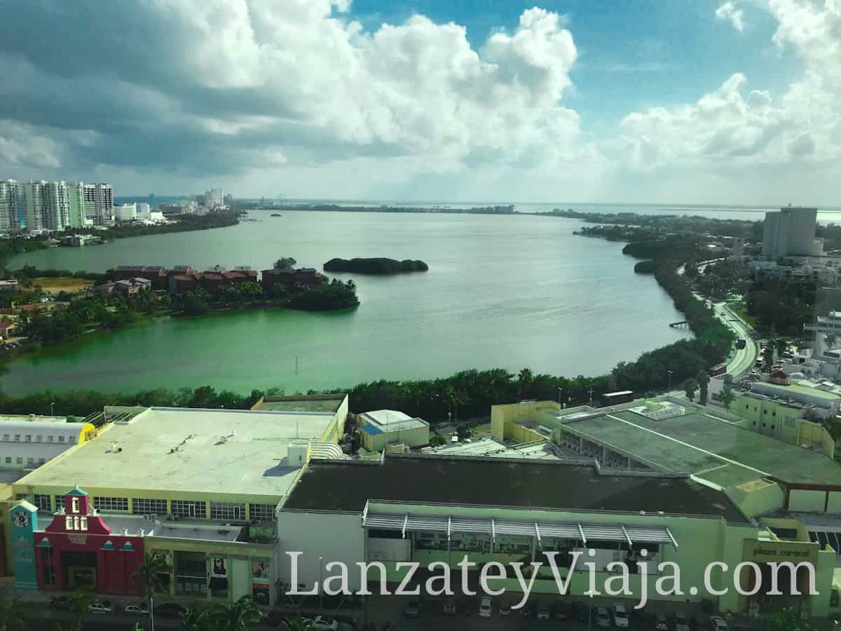 Vista Aérea de la laguna Nichupte en Cancun