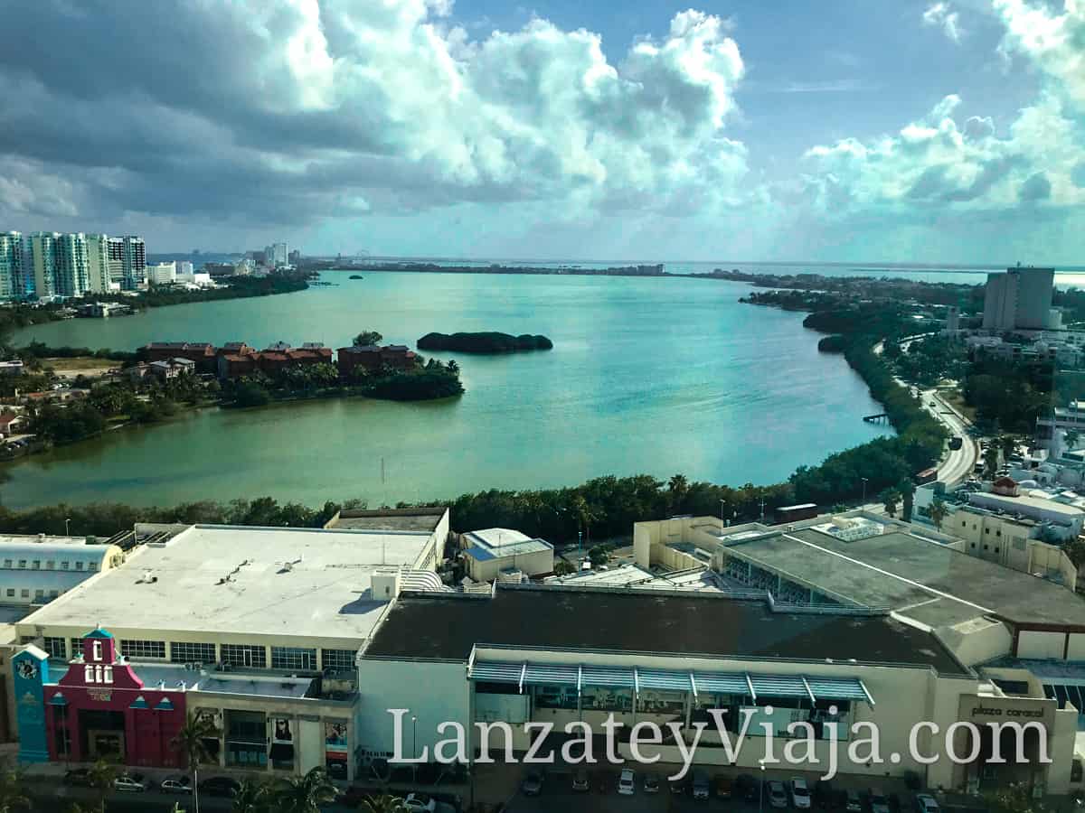 Vista Aérea de la laguna Nichupte en Cancun