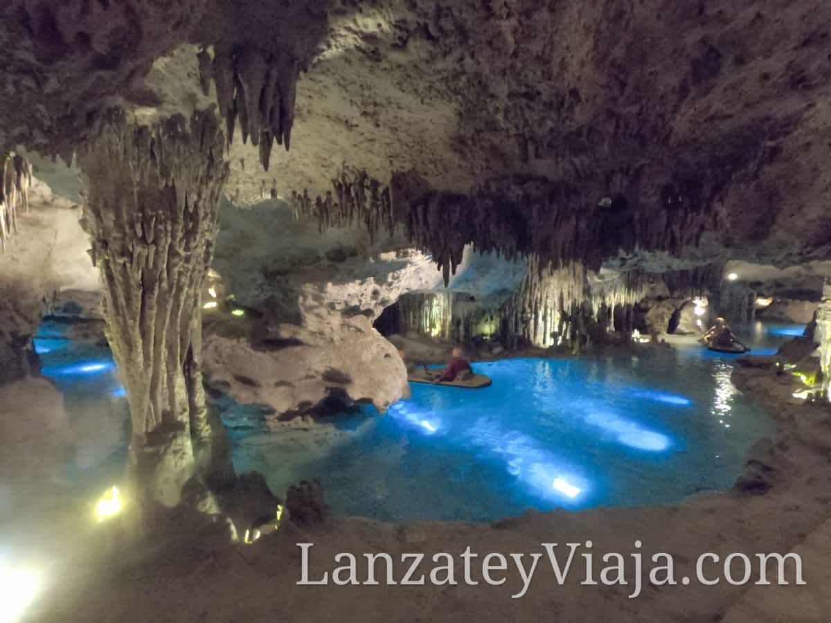 Cavernas y estalactitas del parque Xplor